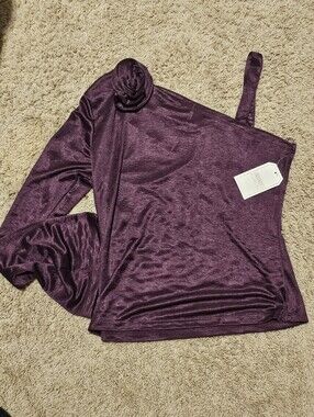 NWT London Rose‎ Size L Asymmetrical Long Flair Sleeve Rose Detail Purple Top